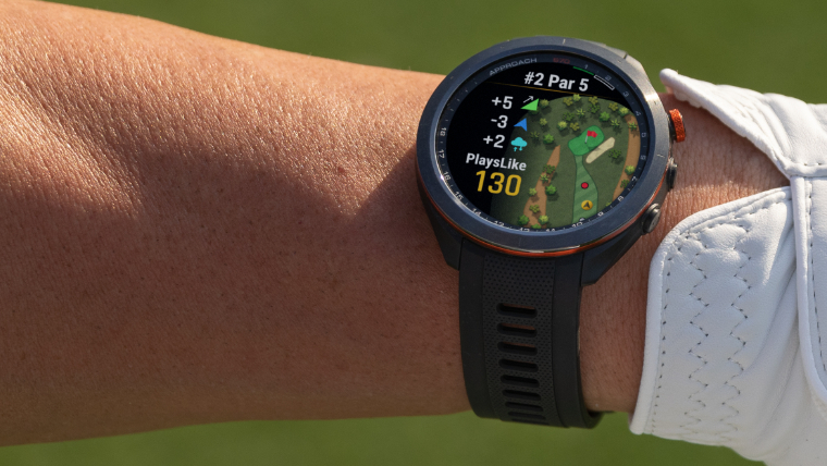garmin-s70-watch-one-a-golfers-wrist