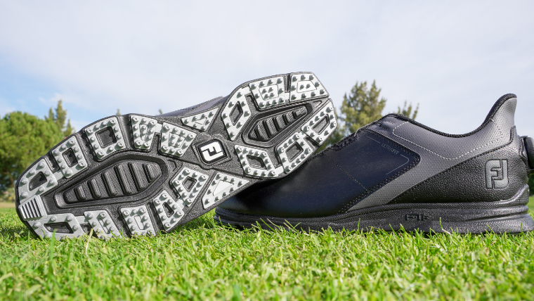 footjoy-ultrafit-shoes-resting-on-grass