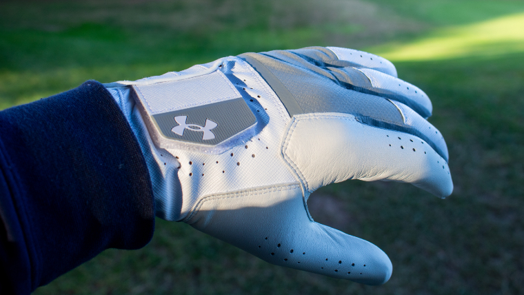 a-golfer-wearing-an-under-armour-golf-glove
