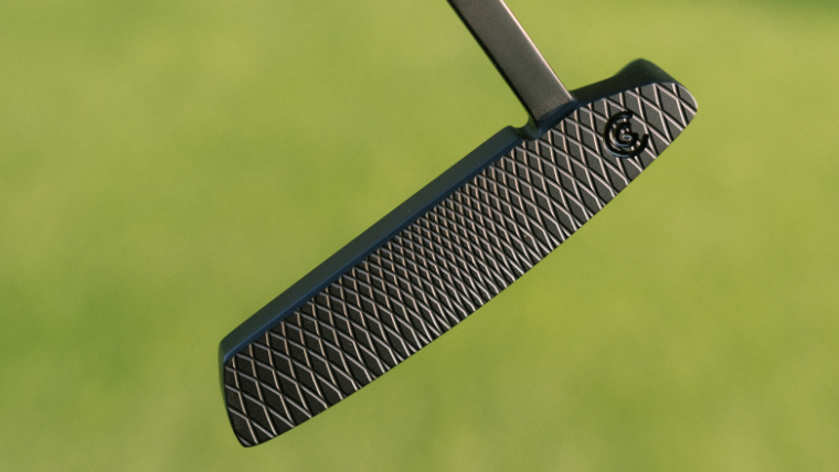 cleveland-hb-soft-2-black-putter-clubhead-closeup