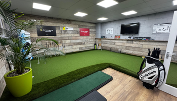 Purpose-built putting studio & green
