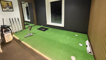 Indoor Putting Studio